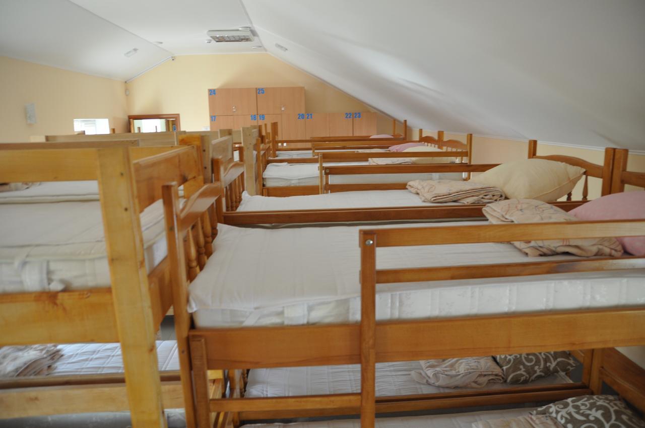 Hostel Stozhary Ternopil Exteriör bild