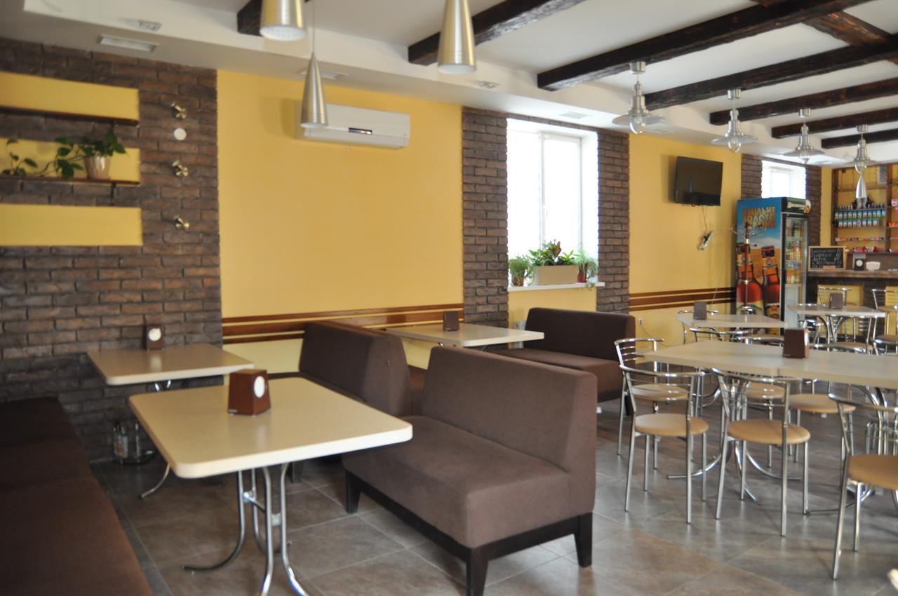 Hostel Stozhary Ternopil Exteriör bild