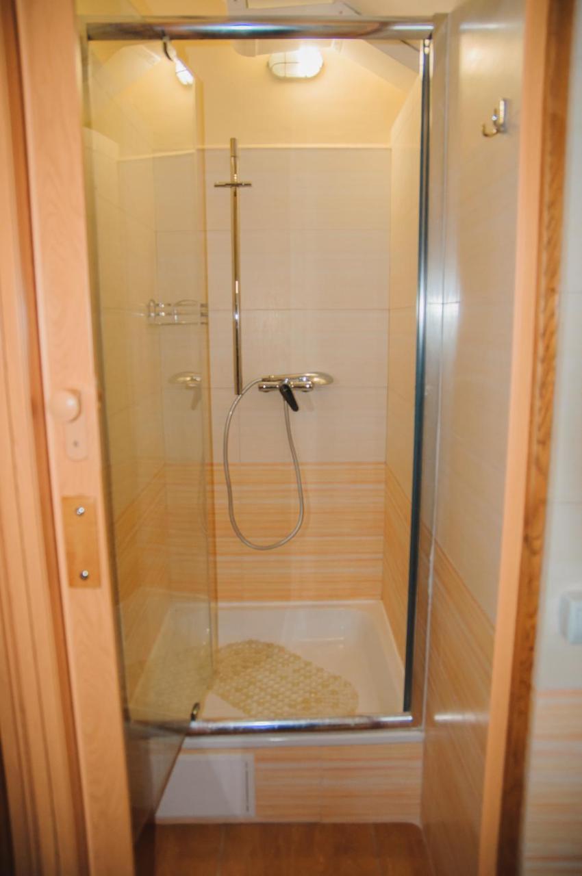 Hostel Stozhary Ternopil Exteriör bild